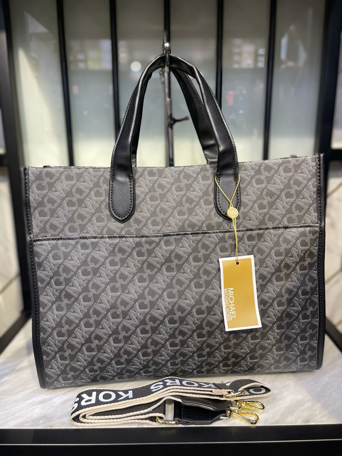 MICHAEL KORS Gigi Large Empire Signature Logo Tote Bag