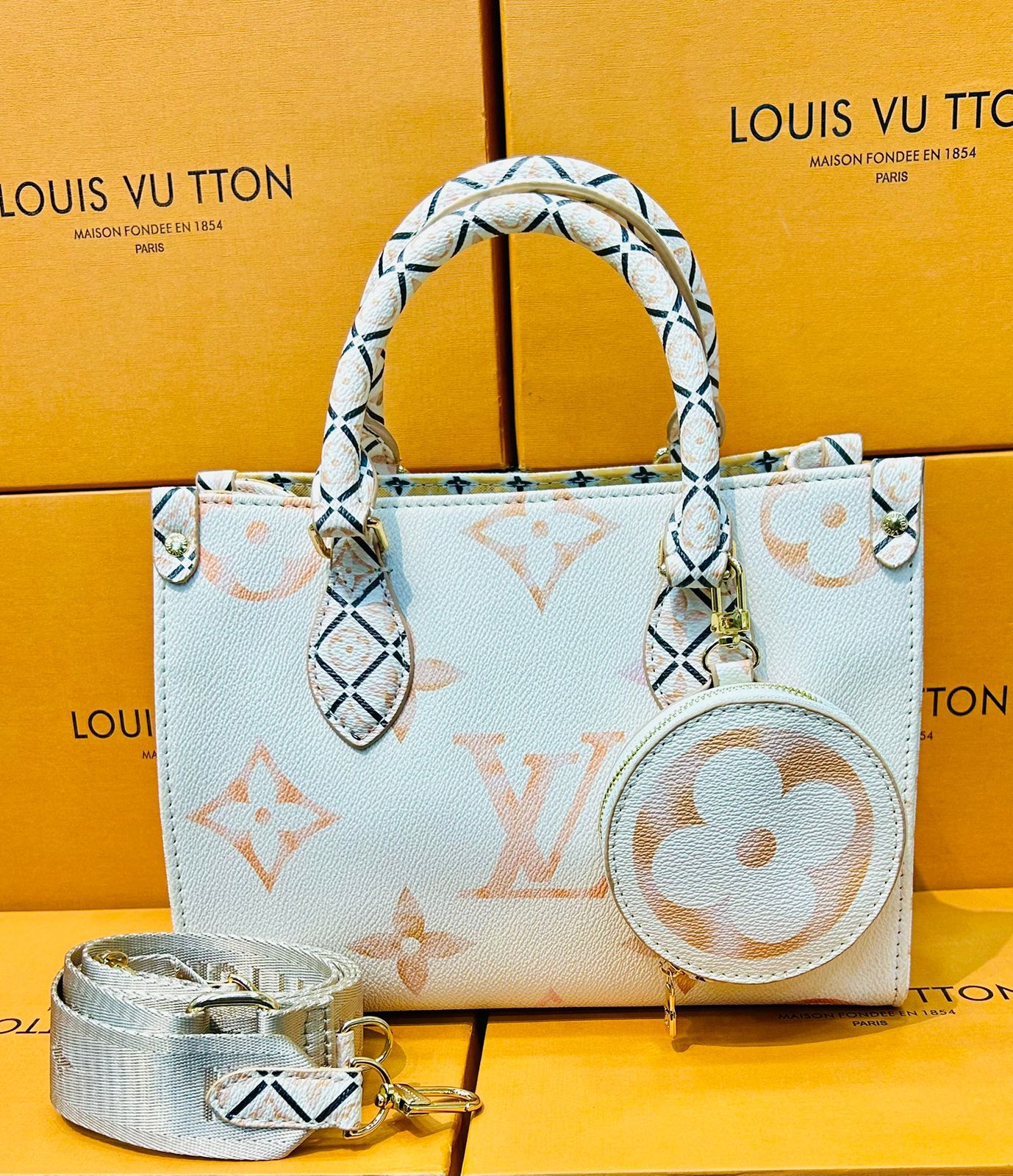 Louis Vuitton With box AAA quality.