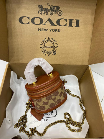 Fioure Leather Trail Mini Crossbody Bag — Chain Strap & Zip Closure