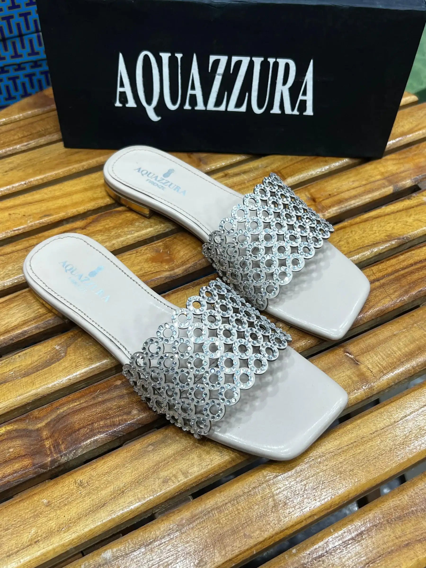 Aquazzur-a ring stone flat