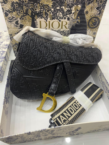 SADDLE BLACK