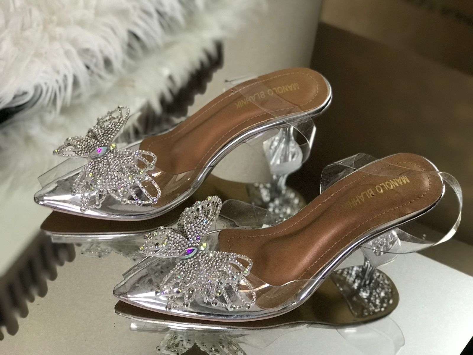 M-A-N-O-L-O' Heels 👠