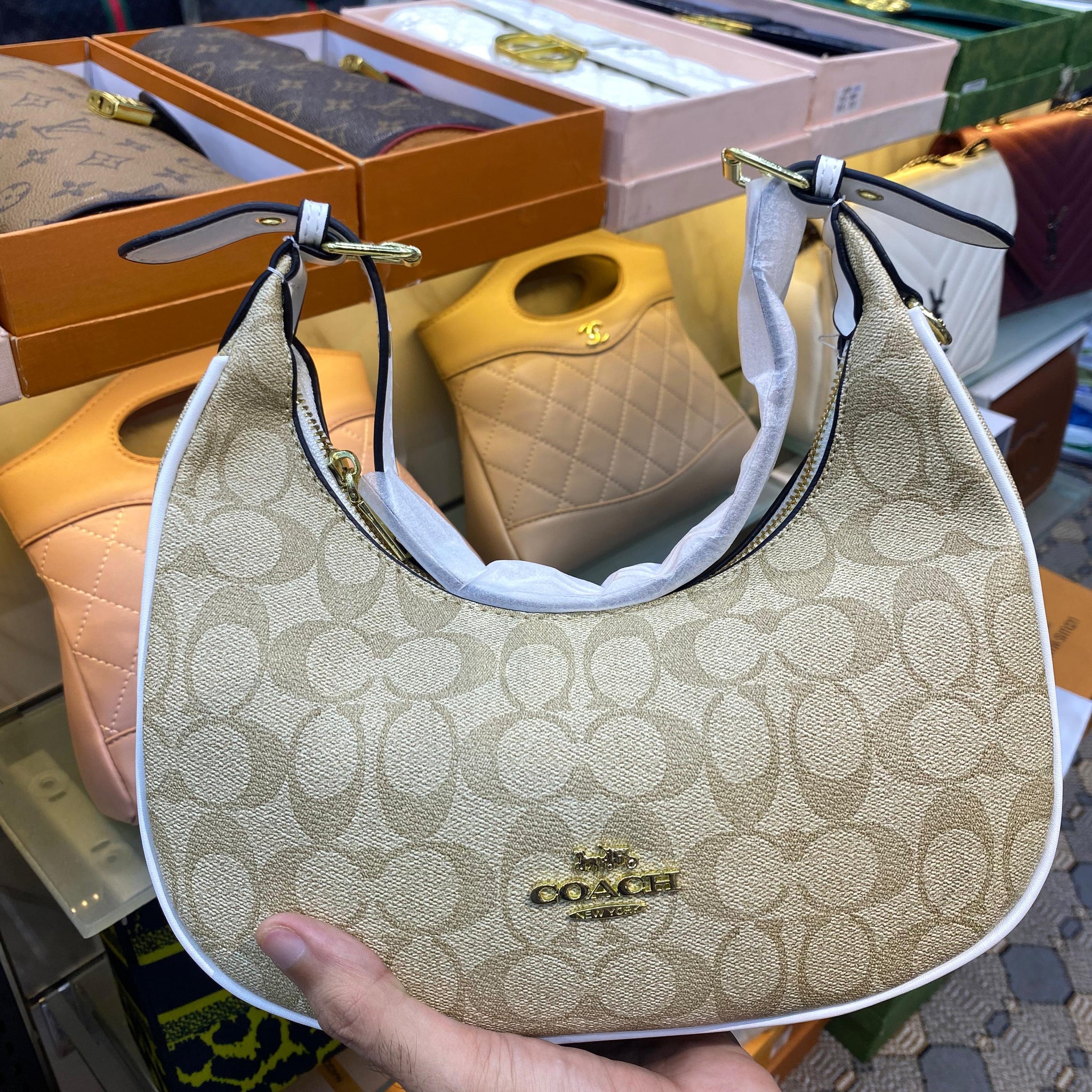 Coach Moon Shape Hand bag