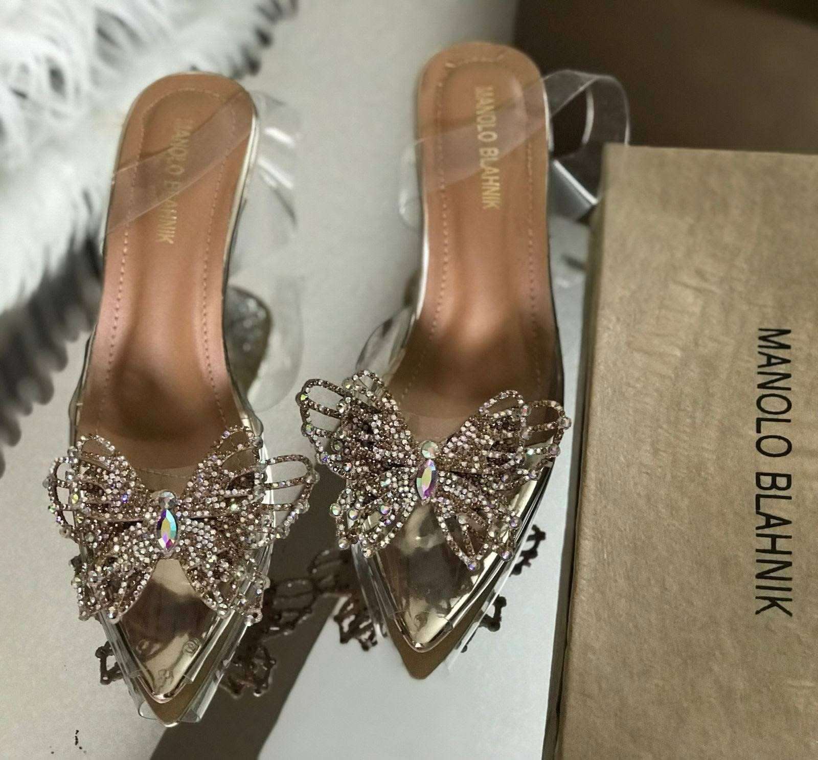M-A-N-O-L-O' Heels 👠