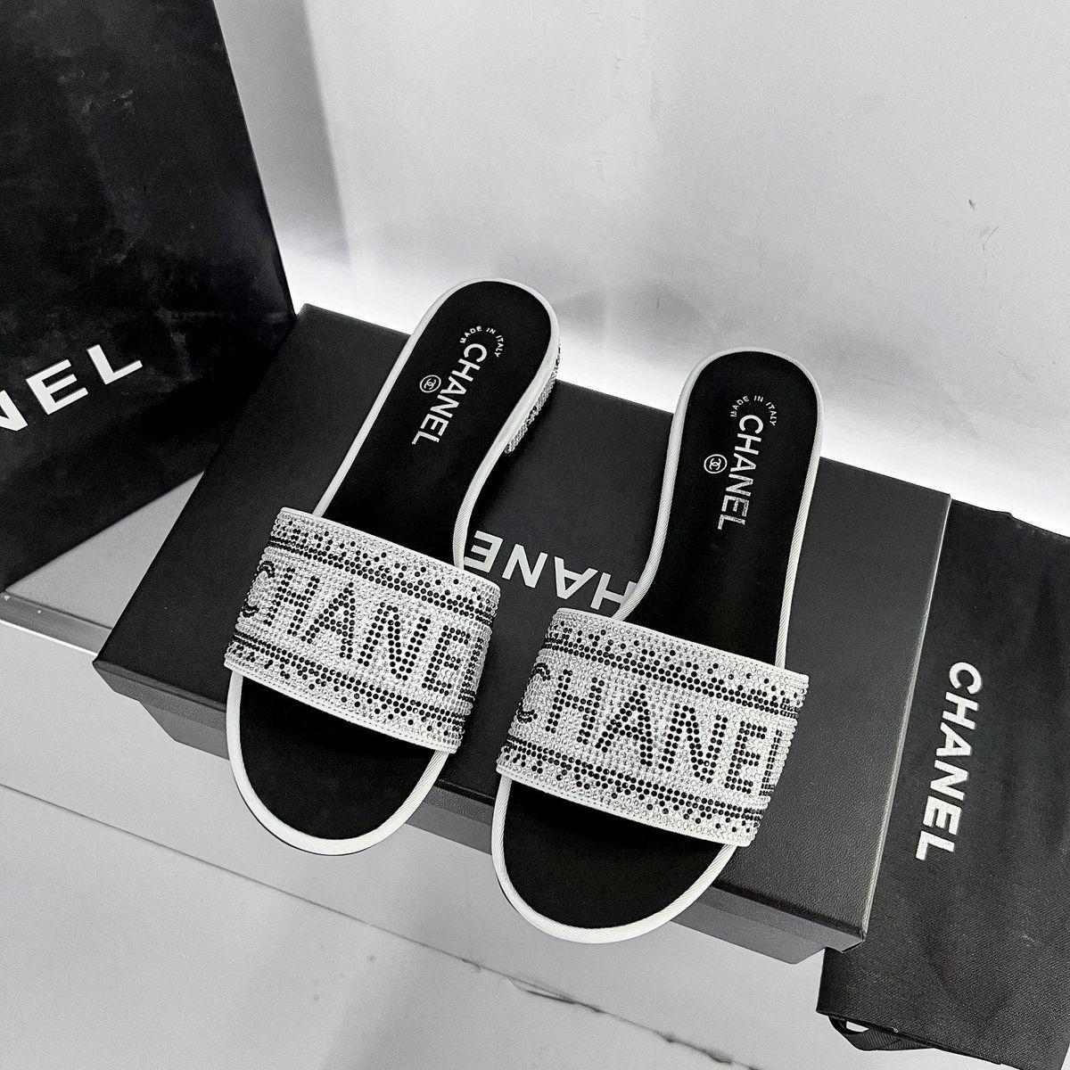 C-h-a-n-e-l flat