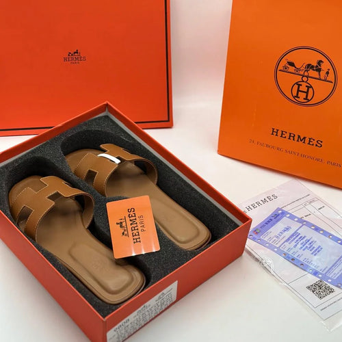 Fioure Slipper — Slip-On Comfort in Brown