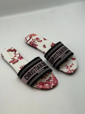 Fioure slippers — Embroidered in Red