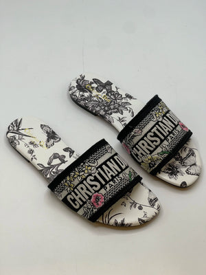Fioure slippers — Embroidered in Grey
