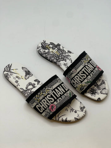 Fioure slippers — Embroidered in Grey