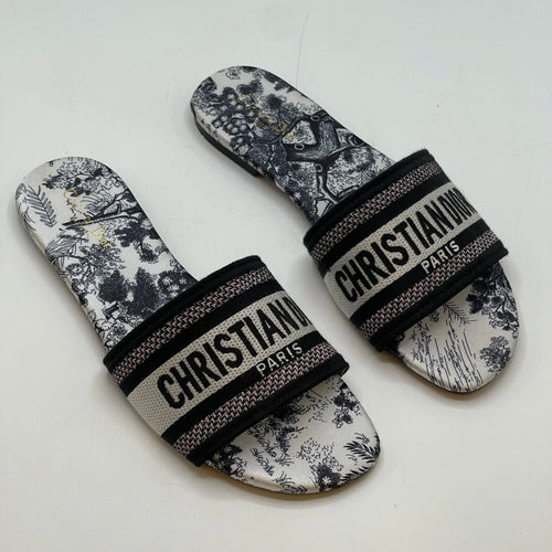 Fioure slippers & — Embroidered in Black