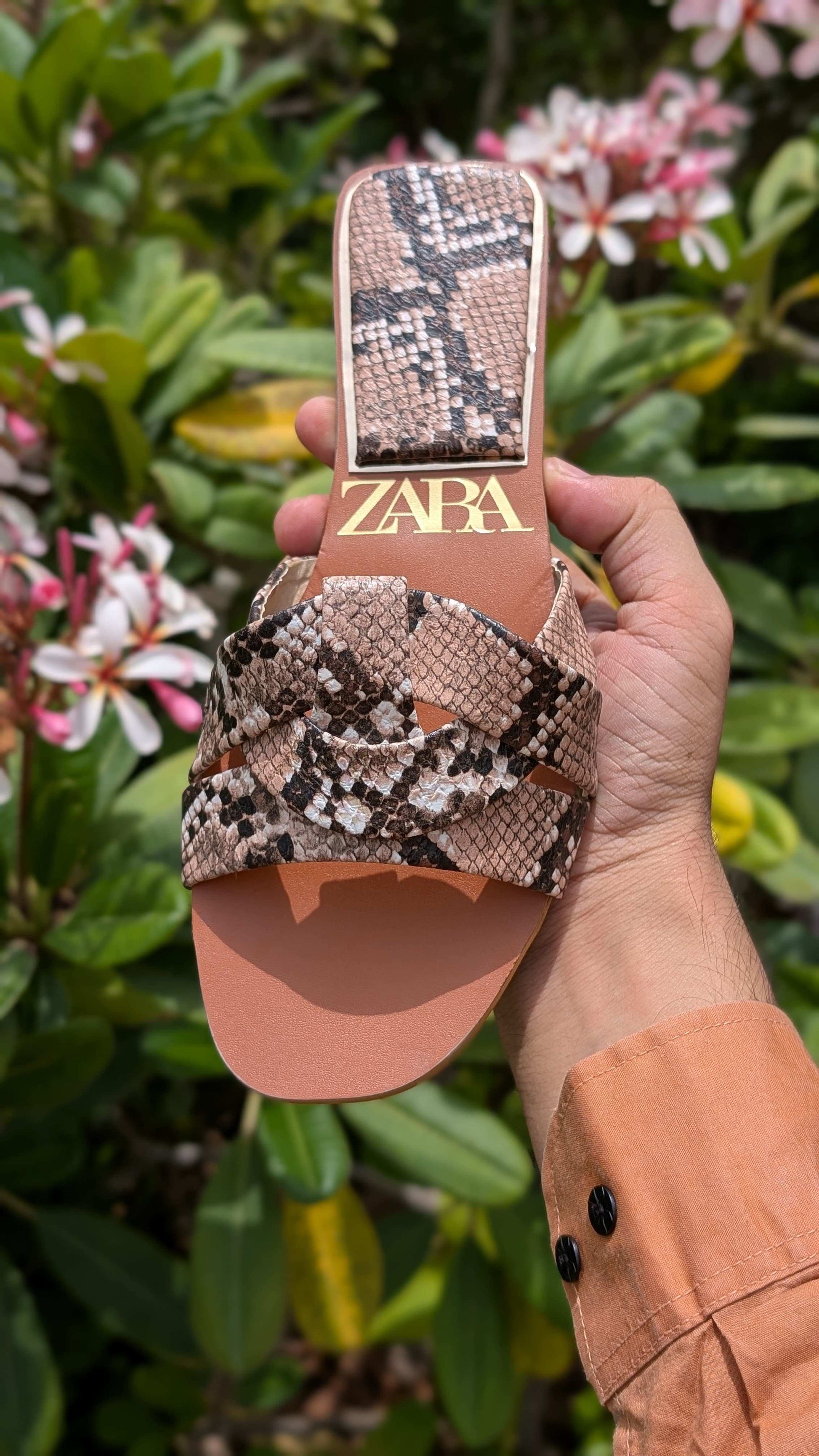 ZARA BASIC SLIPPERS