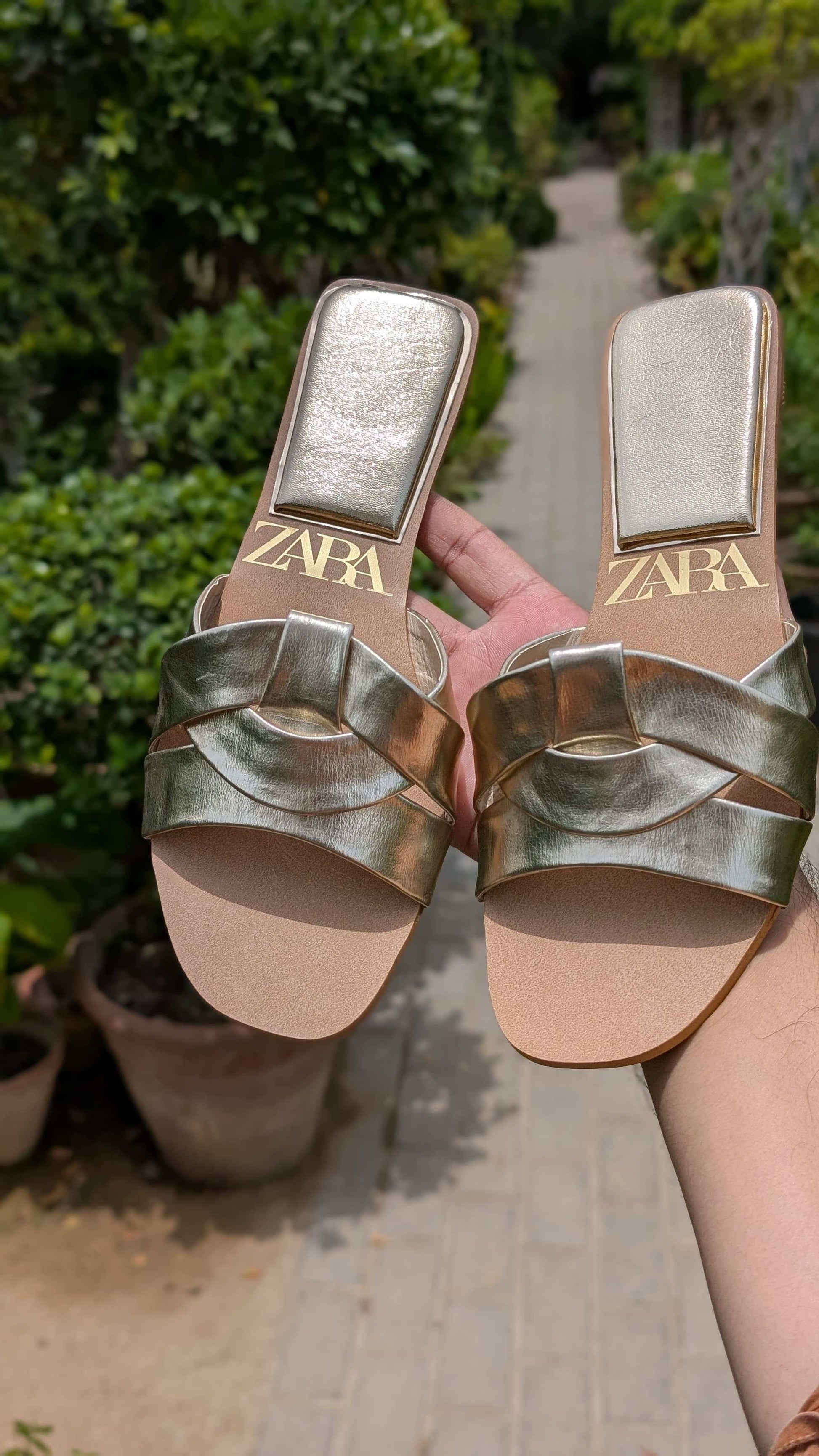 ZARA BASIC SLIPPERS