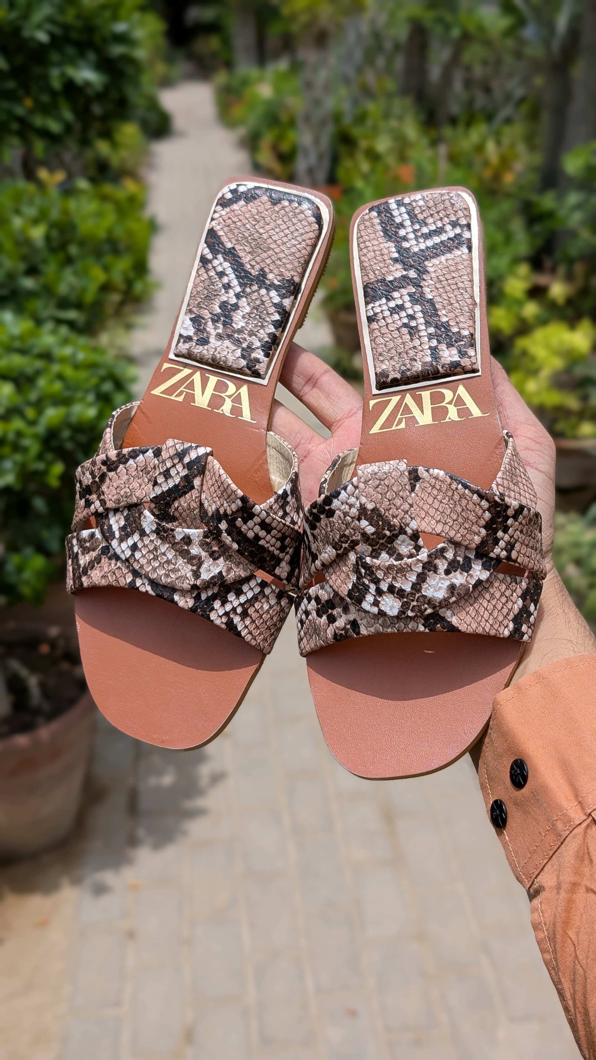 ZARA BASIC SLIPPERS