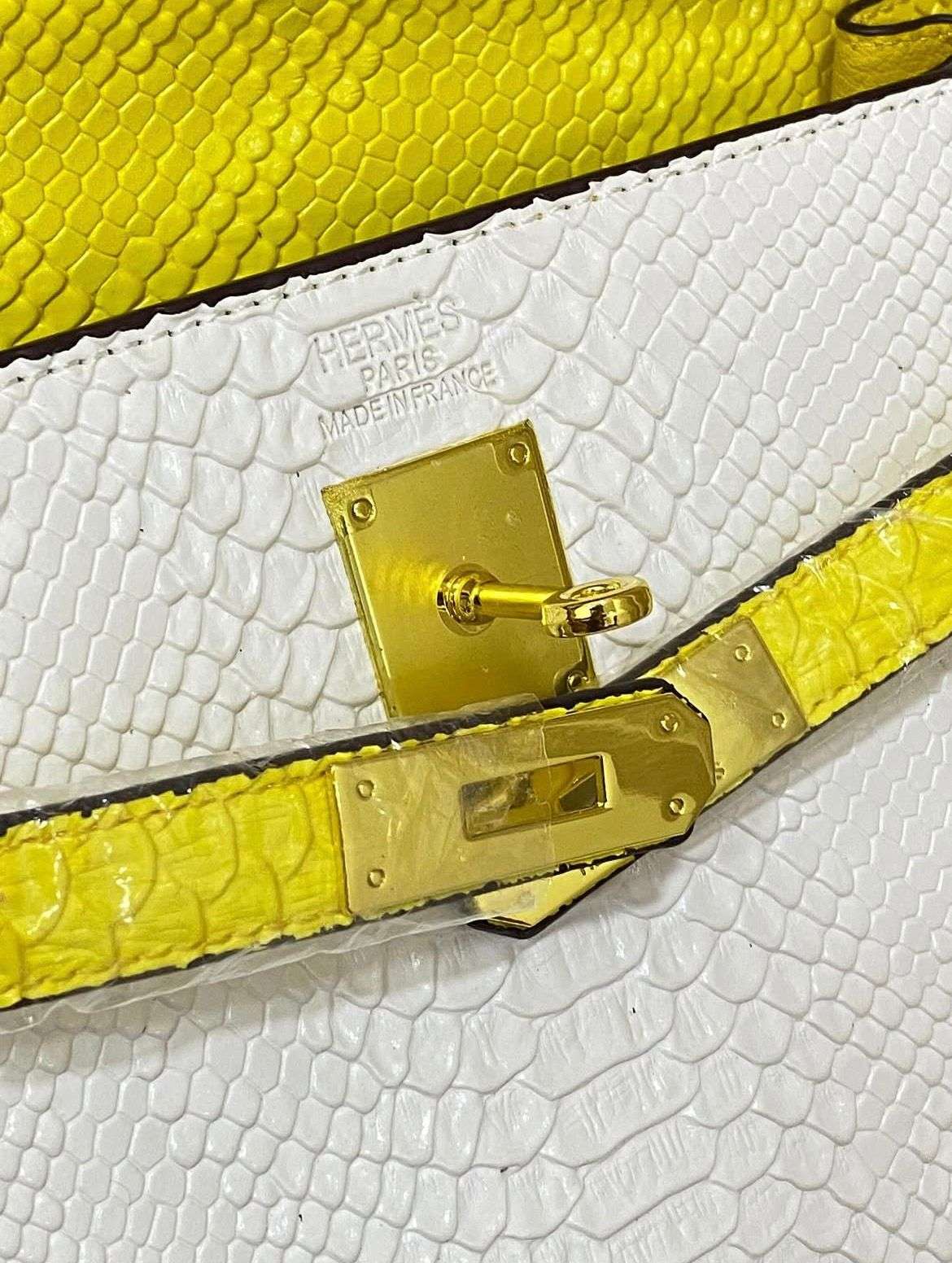 HERMÈS Kelly 28cm Crocodile with Palladium Hardware