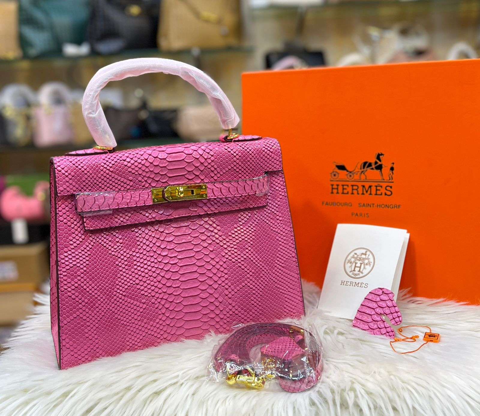HERMÈS Kelly 28cm Crocodile with Palladium Hardware