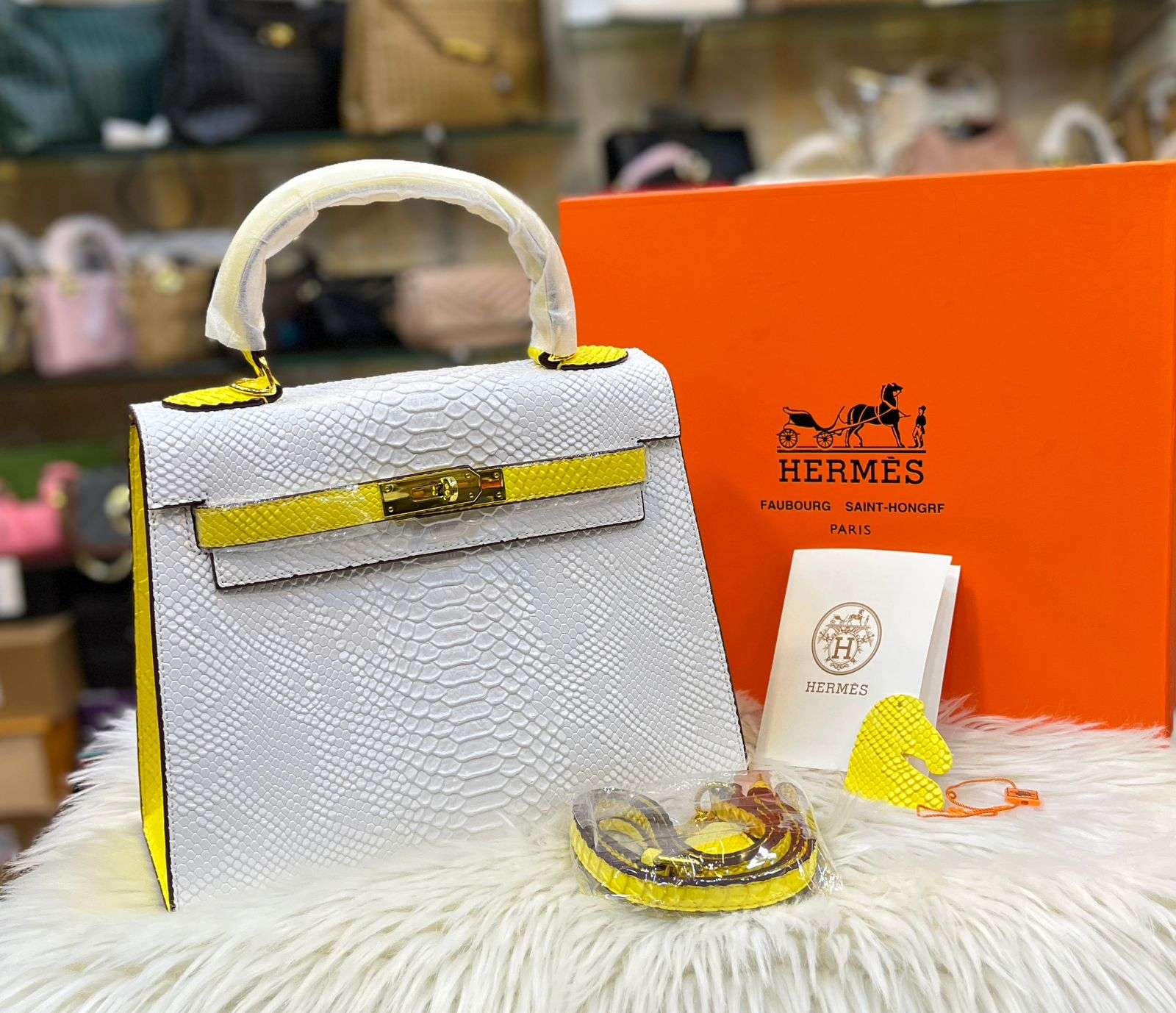HERMÈS Kelly 28cm Crocodile with Palladium Hardware