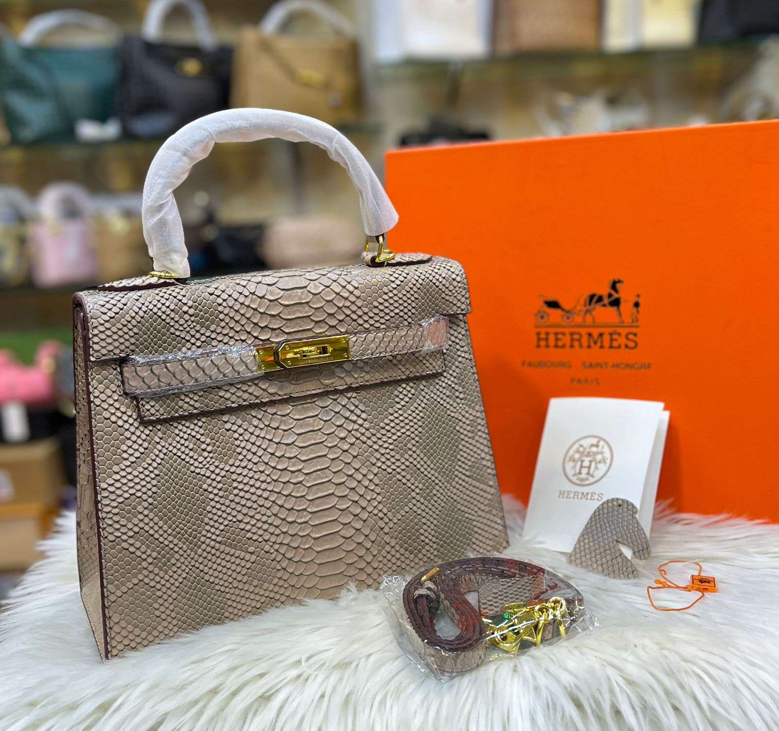 HERMÈS Kelly 28cm Crocodile with Palladium Hardware