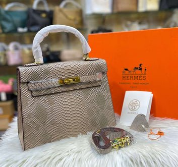 HERMÈS Kelly 28cm Crocodile with Palladium Hardware