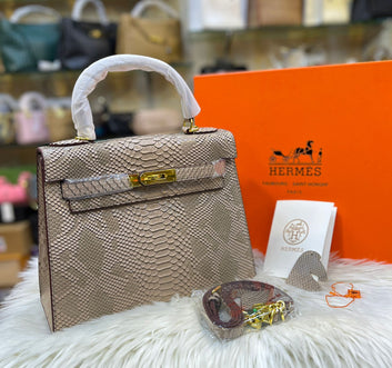 HERMÈS Kelly 28cm Crocodile with Palladium Hardware