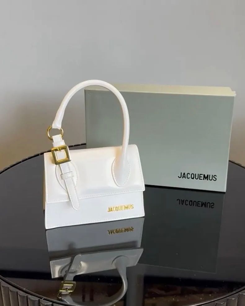 Jacquemus Le Chiquito Moyen Boucle Tote Bag