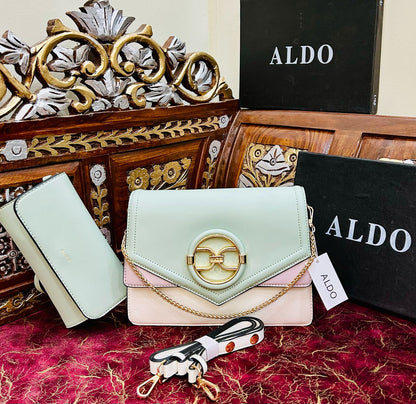 ALDO new. Model