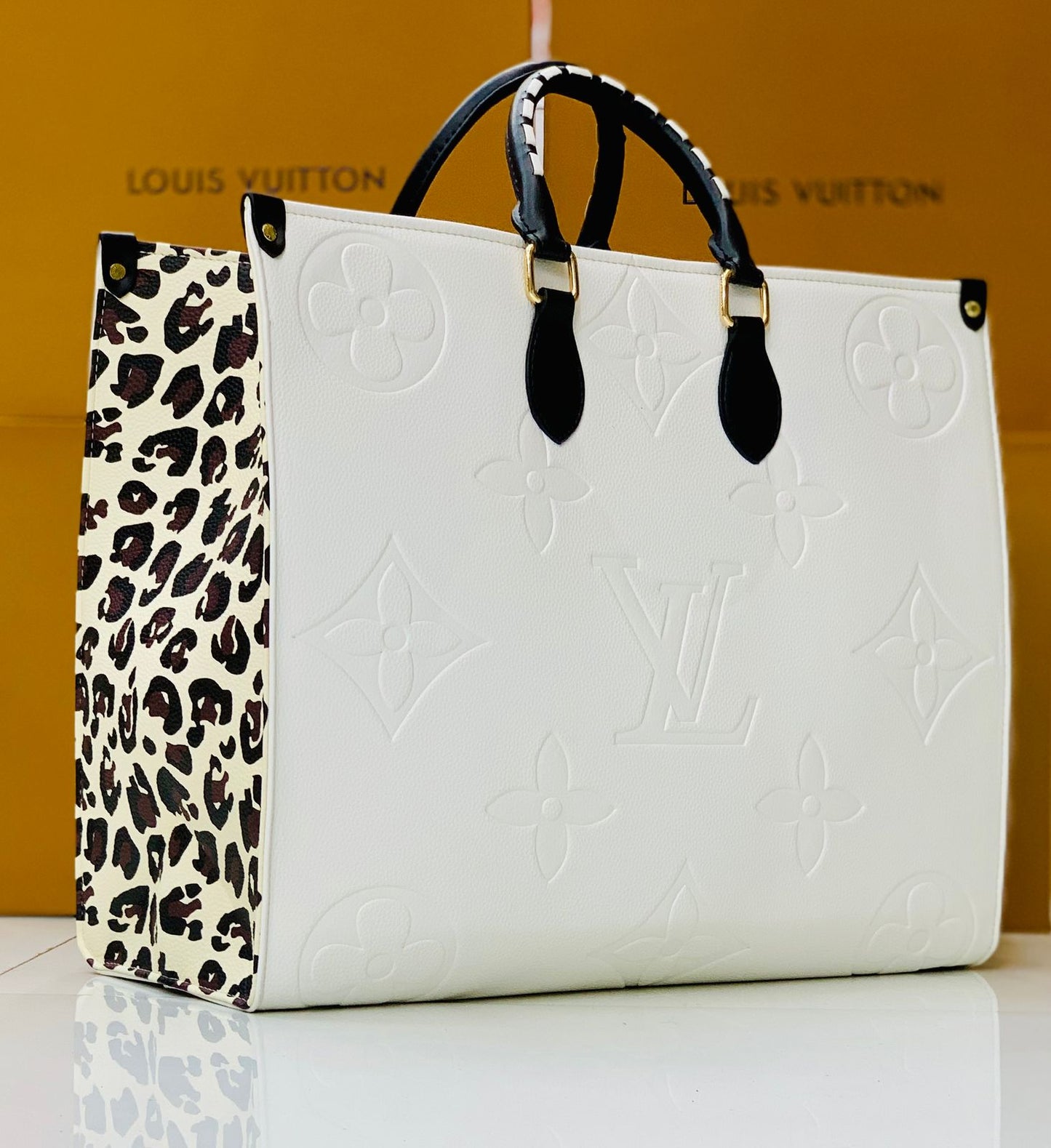 Louis Vuiton Black Tote Leather Leopard