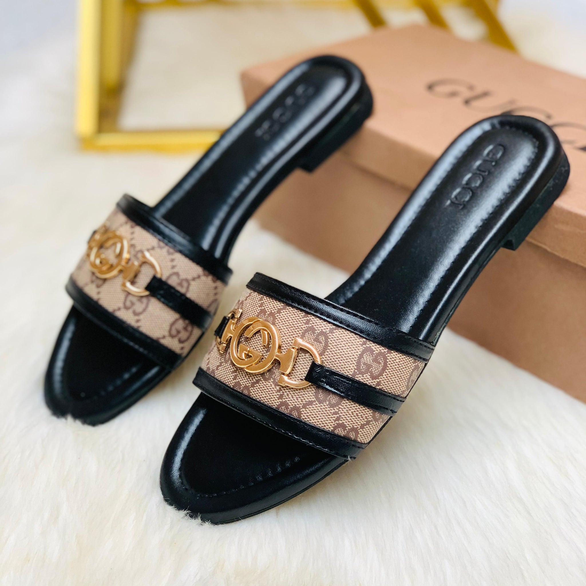 Gucc-i-flat slipper...
