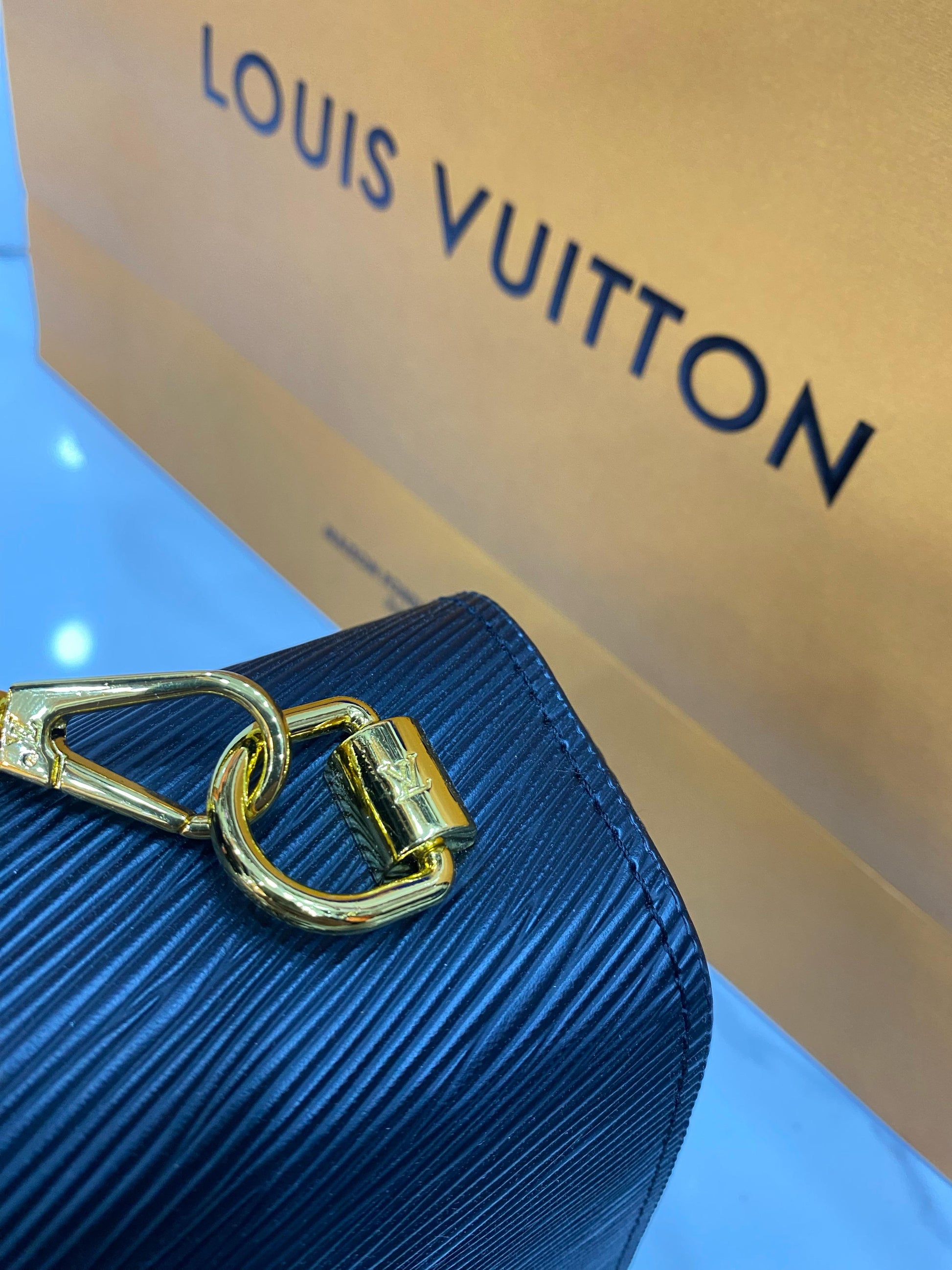 LOUIS VUITTON  MONOGRAM BAG WITH LONG BELT
