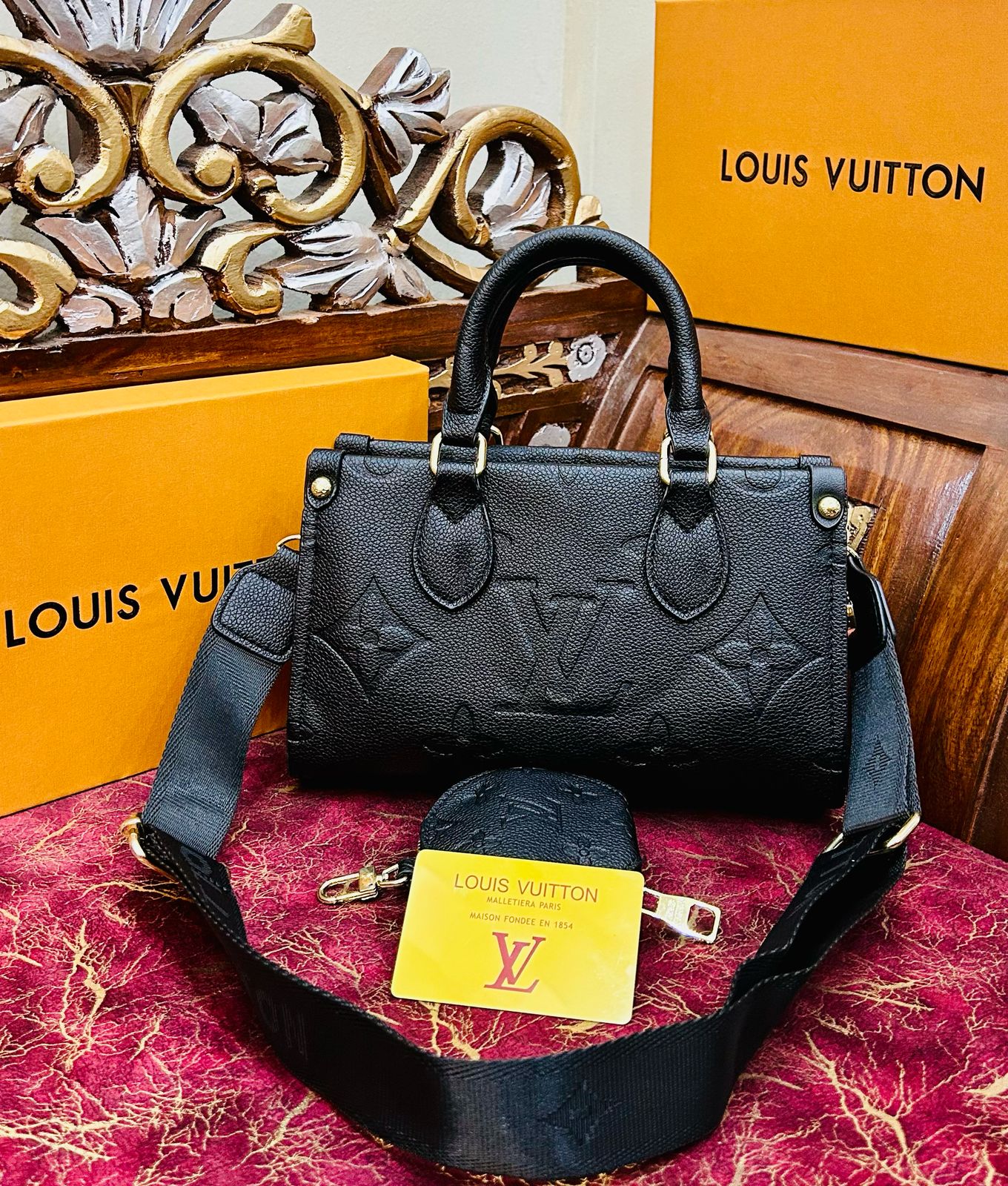 Lv On The Go Small