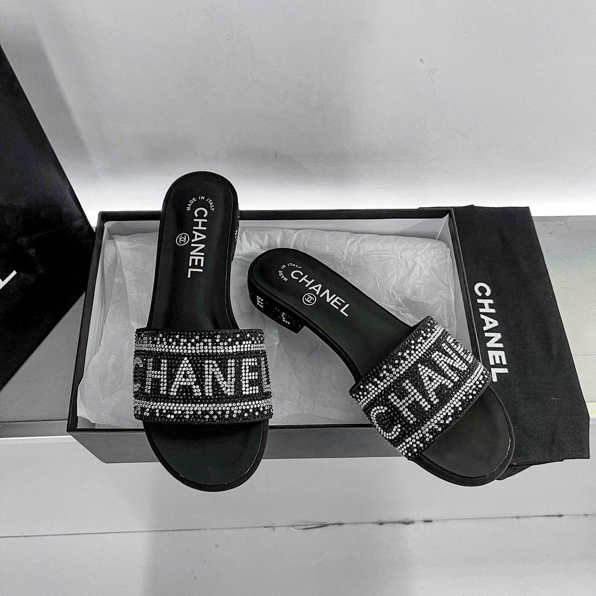 C-h-a-n-e-l flat