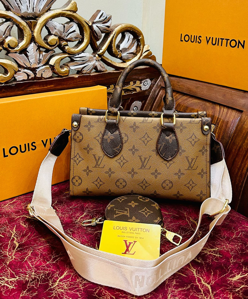 Lv On The Go Small