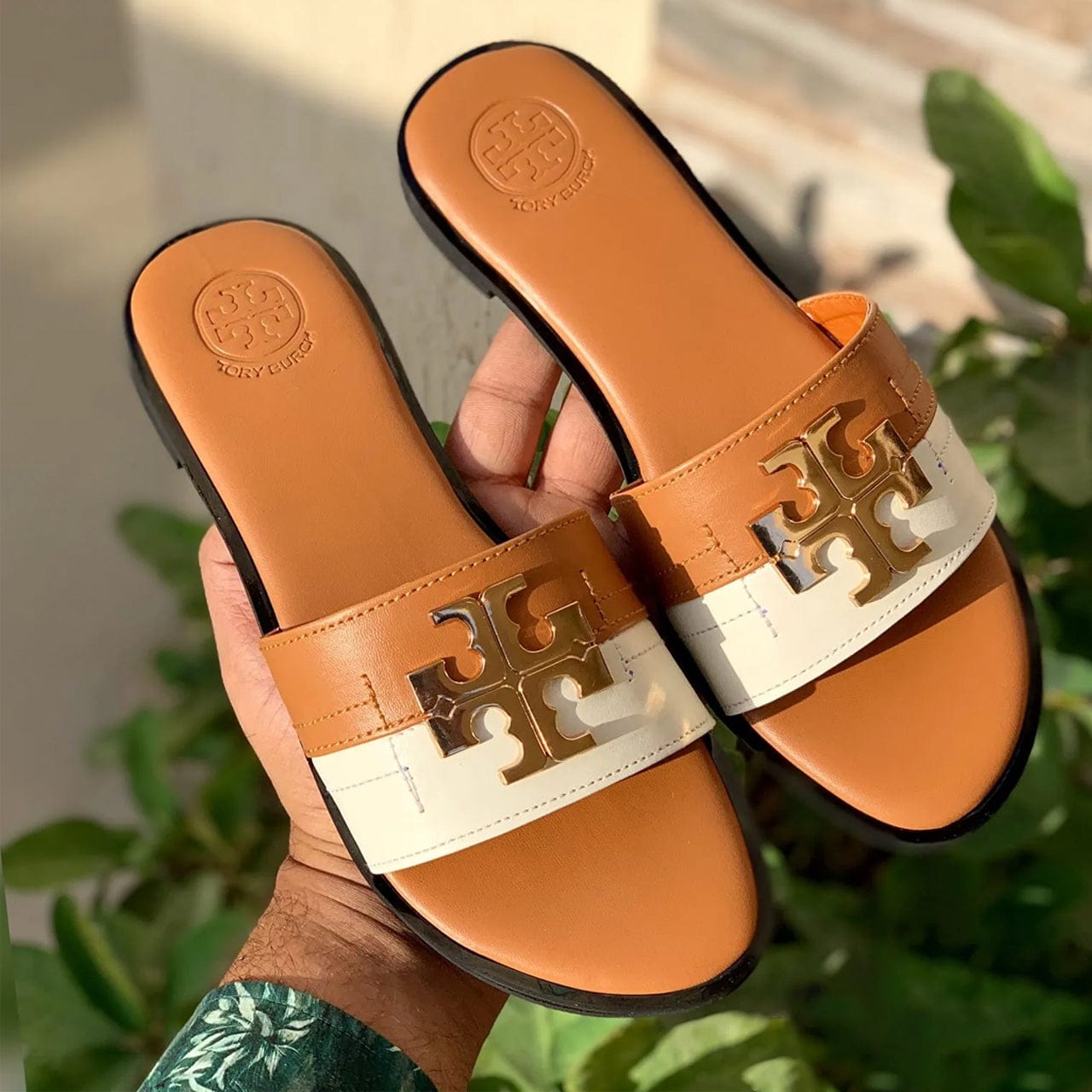 *Tory Burch Everly slippers*