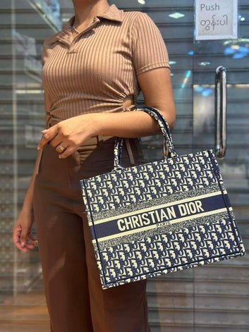 Medium Dior Book Tote  Dior Oblique Embroidery