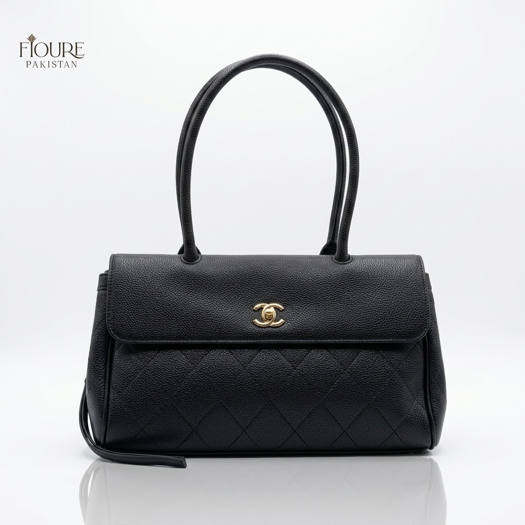 CC Quilted Shoulder Bag - White with measurement - front view