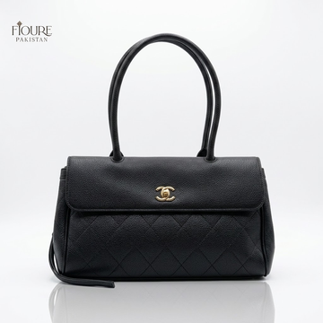CC Quilted Shoulder Bag - White with measurement - front view