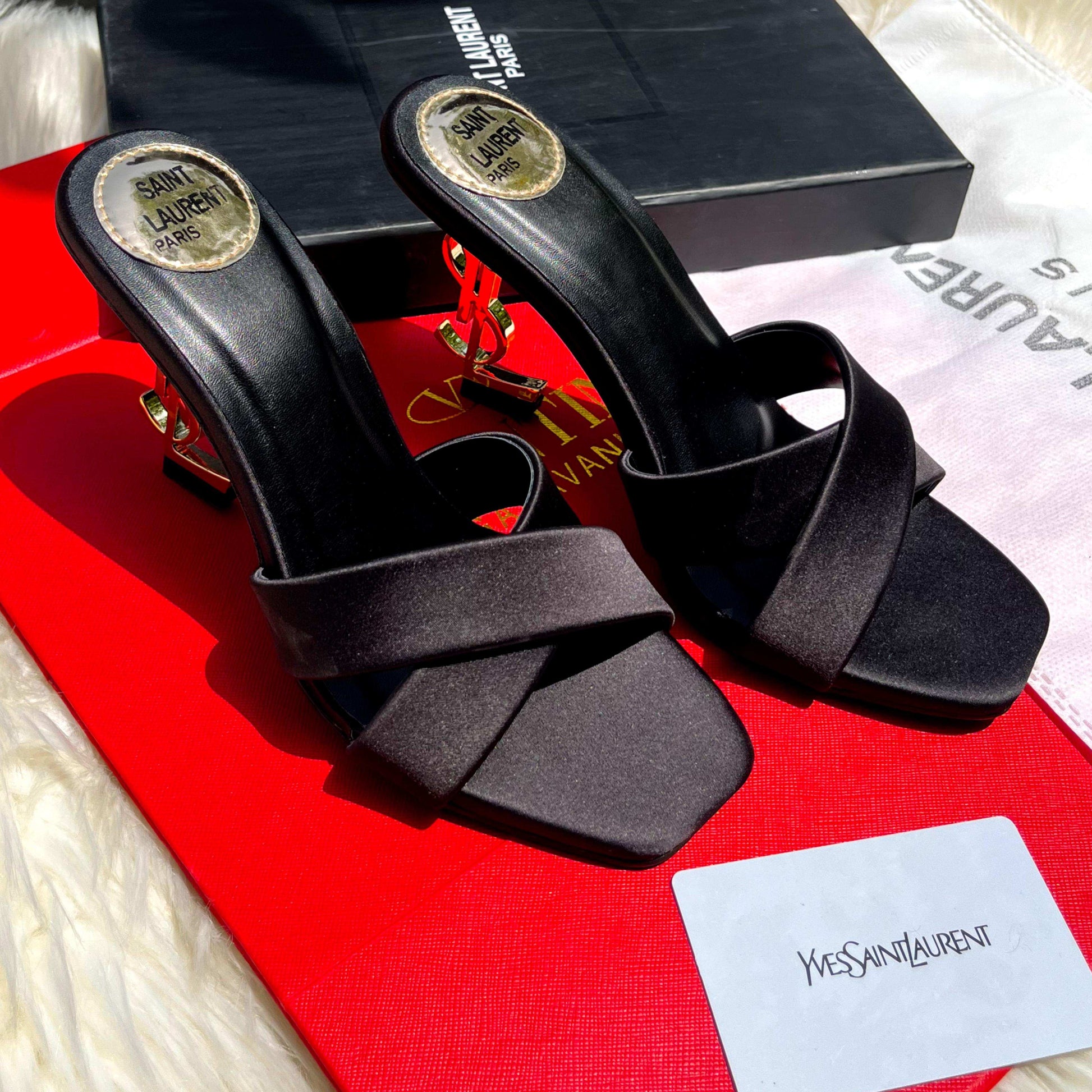 IMPORTED LUXE STRAP HEEL 09