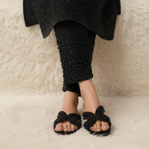 Fioure Wren Pearl — Pearl Detail in Black