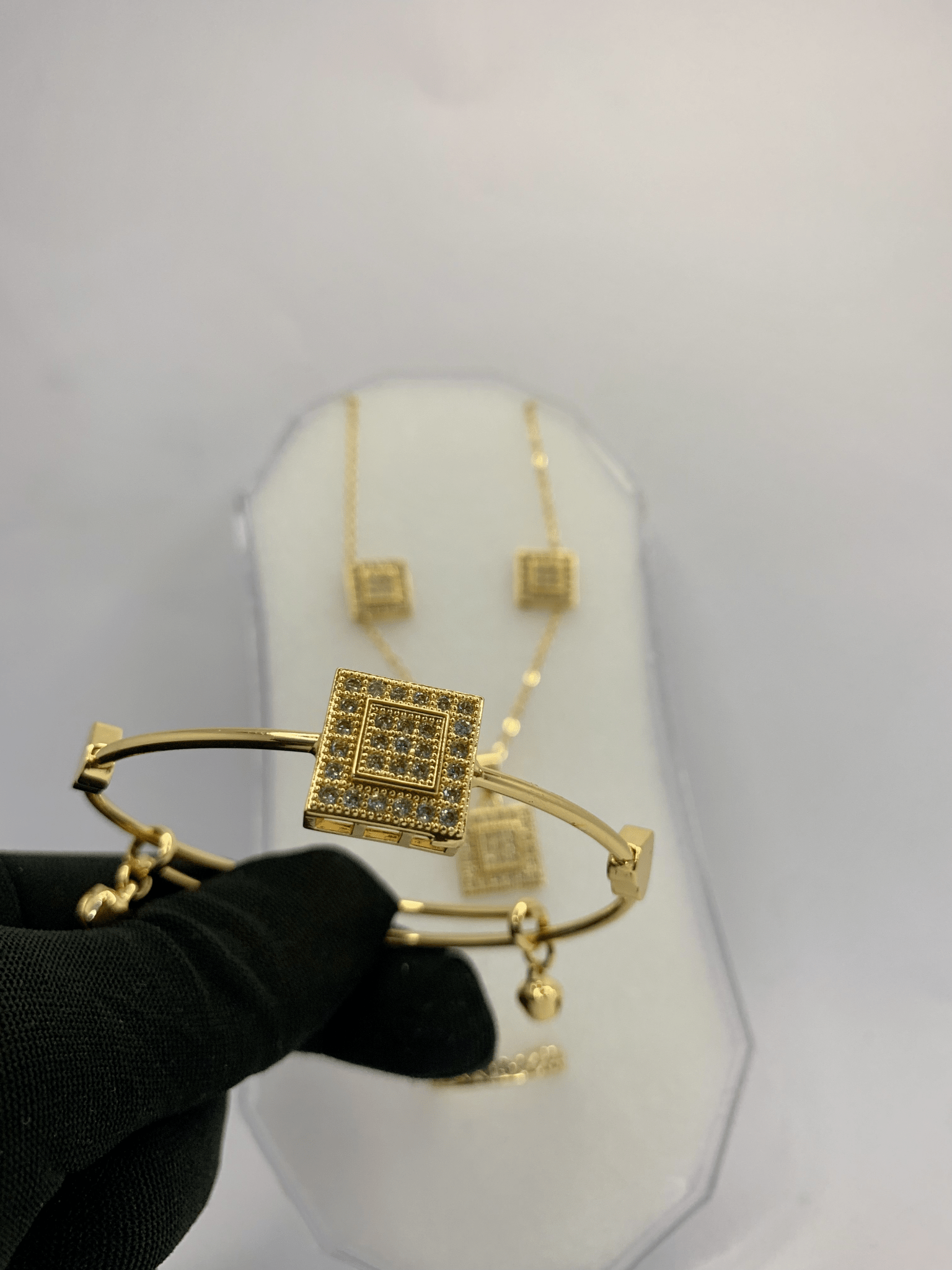 Royal Glow 4-Piece Crystal Jewelry Set - Fioure Pakistan