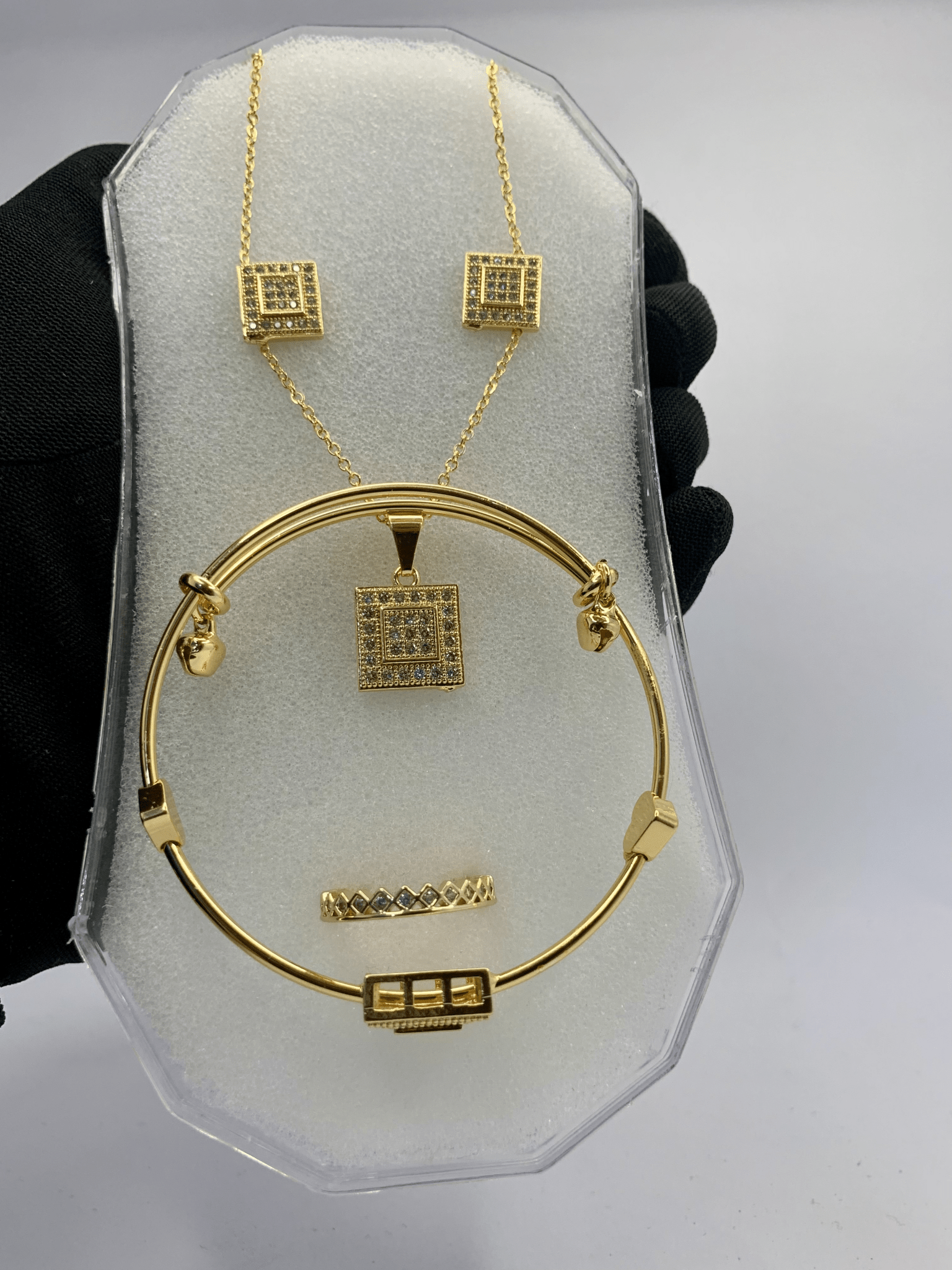 Royal Glow 4-Piece Crystal Jewelry Set - Fioure Pakistan